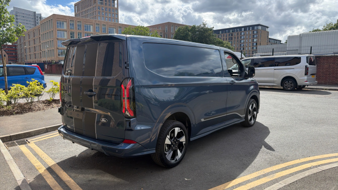 Ford Transit Custom 320 L1 Diesel Fwd 2.0 EcoBlue 170ps H1 Van Sport Auto - Image 10